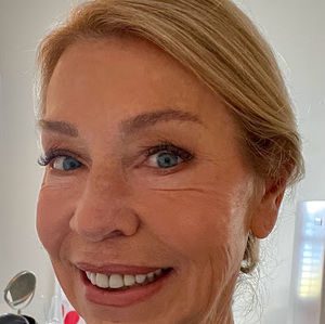 Meet your Posher, Leslie